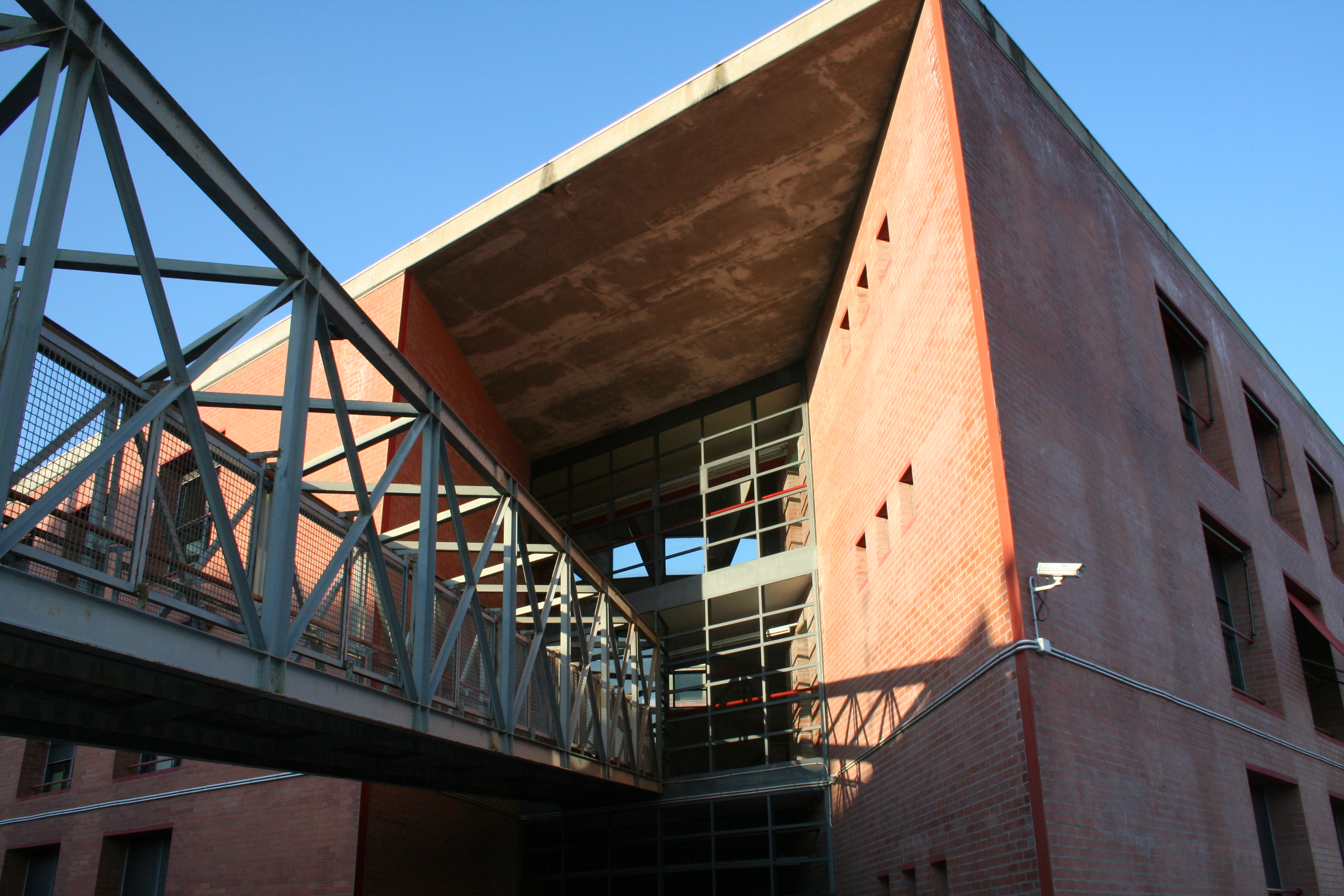 L'Institut Ramon Turró substituirà el pavelló municipal com a col·legi electoral en els comicis del 23 de juliol