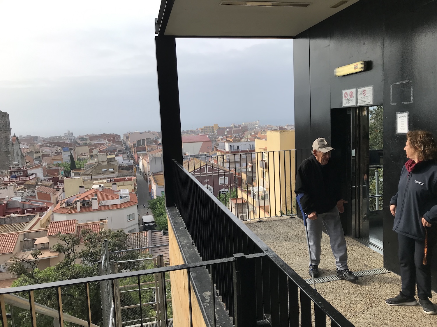 L'Ajuntament contracta temporalment cinc persones que estaven en situació d'atur