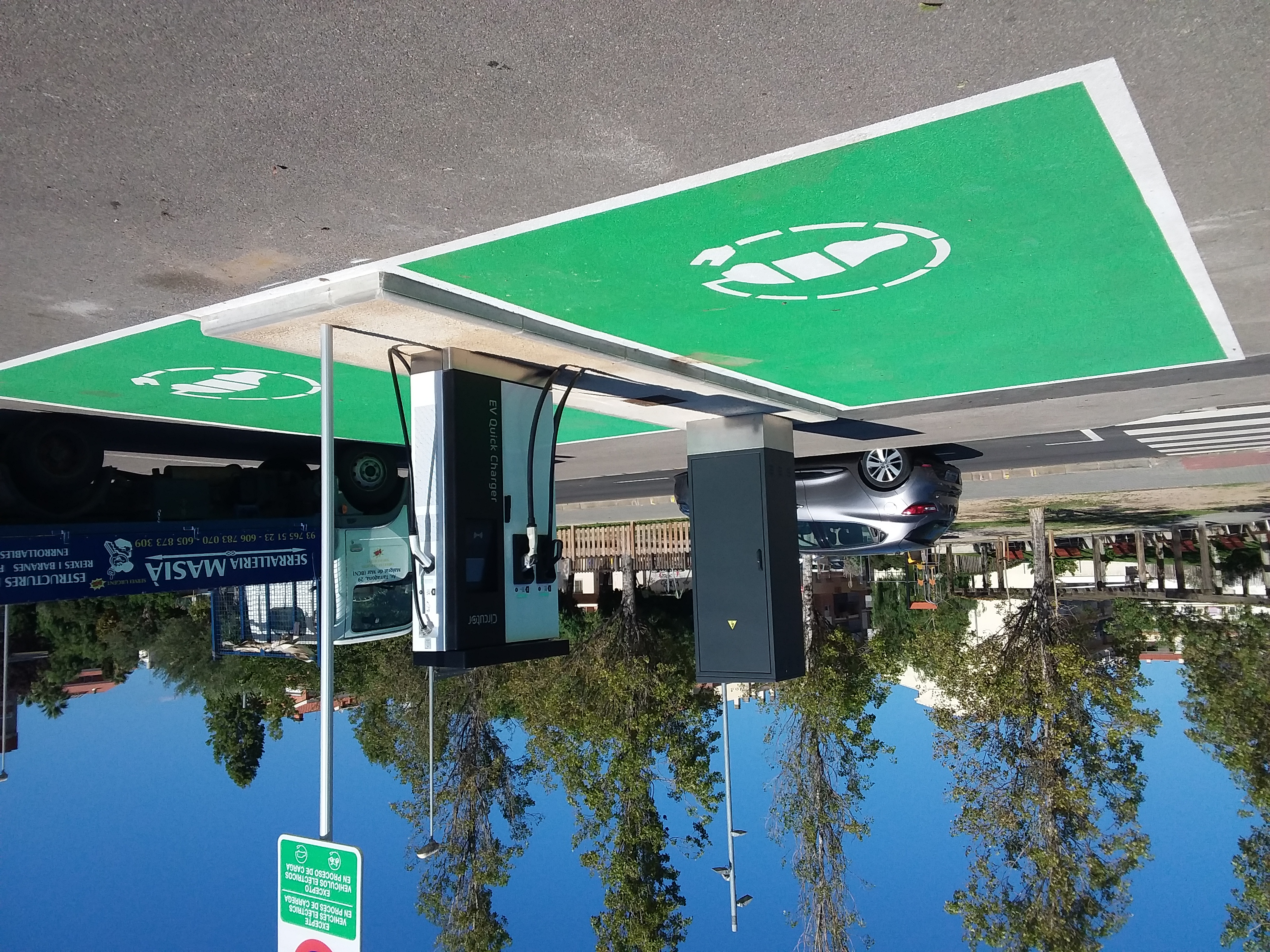 L'estació de recàrrega de vehicles elèctrics serà de pagament a partir de demà
