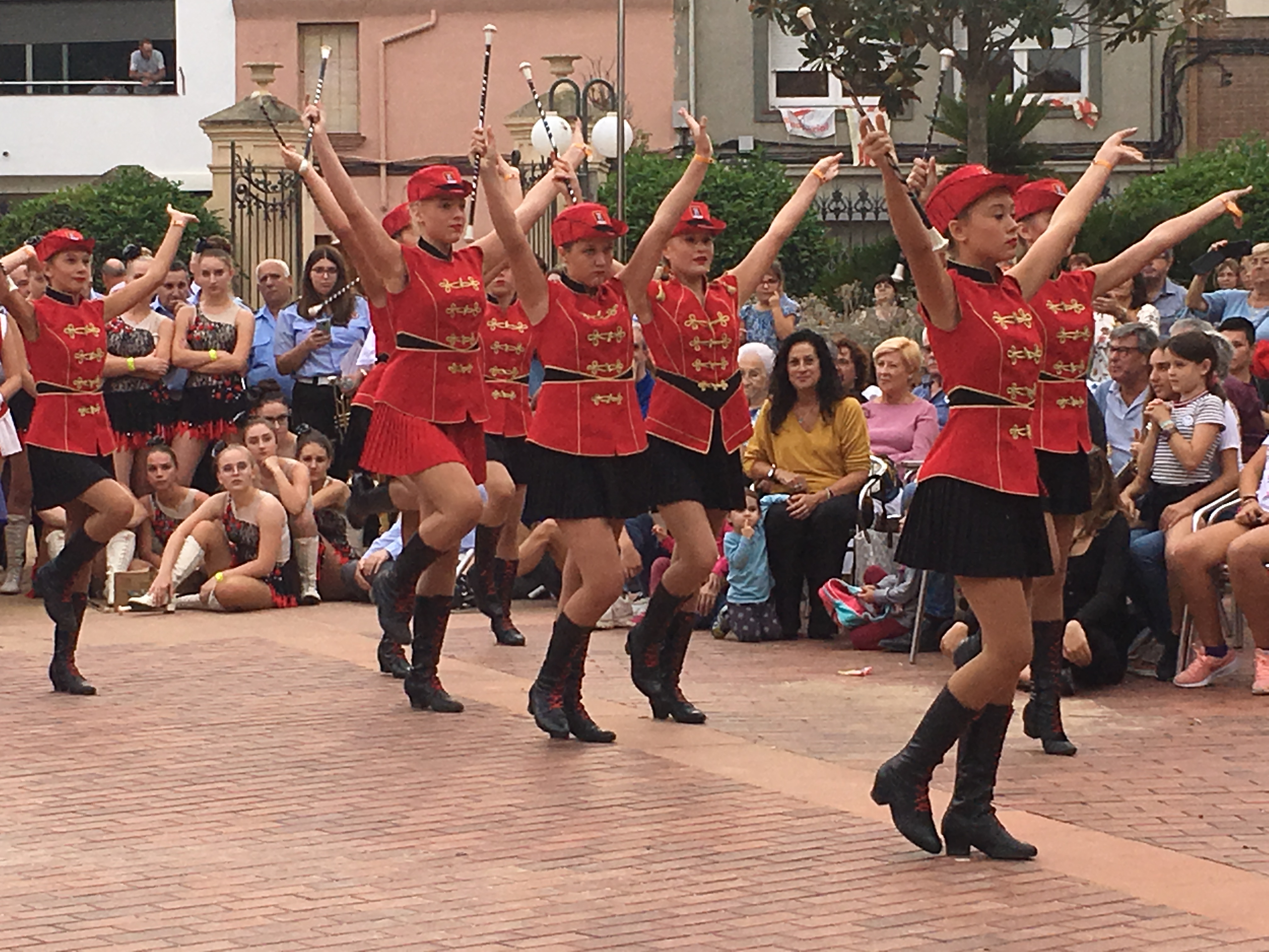Festival Internacional de Bandes de Música i Folk: Desfilada i exhibició
